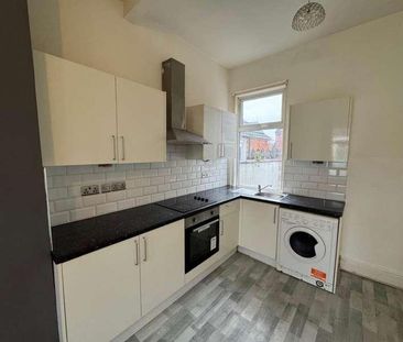 The Square, Grimsby, DN32 - Photo 2