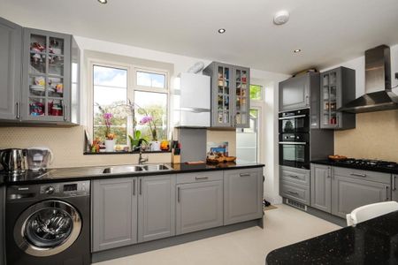 Wimbledon Park Side, London, SW19 - Photo 3