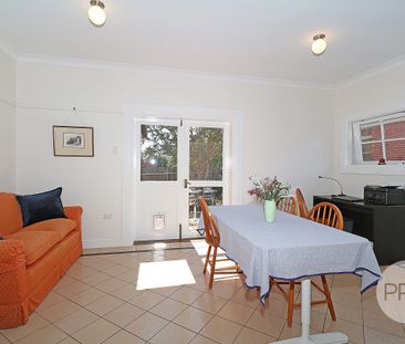 35 Bluett Cresent, Turvey Park NSW 2650 - Photo 2
