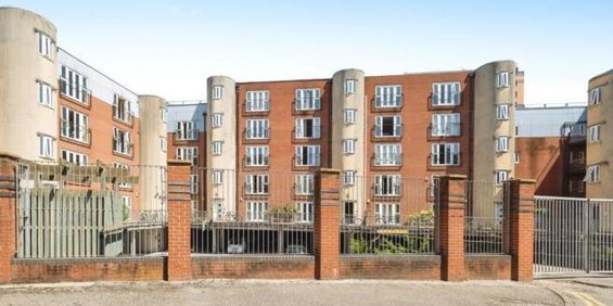 2 bedroom flat to rent - Photo 3