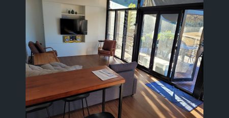 Tranquil Waterfront Living – Fully Furnished Oasis Just Minutes from Berowra Waters - Photo 5