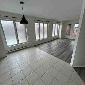 Grand 4½ Entièrement Rénové - Photo 3