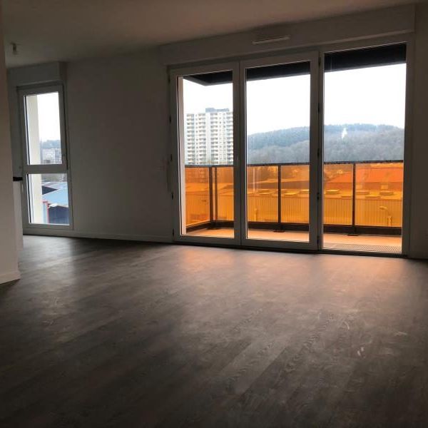 Location Appartement 3 pièces 63m² NOTRE DAME DE BONDEVILLE 76960 - Photo 1