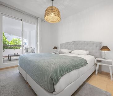 2 Bedroom Apartment For Rent in Nueva Andalucía, Málaga - Photo 4
