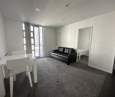 Recently Renovated Apartment - Photo 3