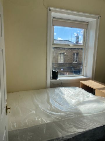 72 Fitzwilliam Street, Huddersfield, HD1 - Photo 2