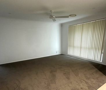 Great Brick & Tile family home - Photo 6