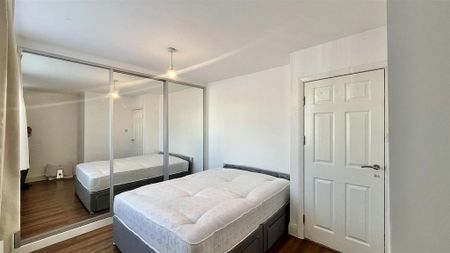 2 bedroom semi-detached house to rent - Photo 2