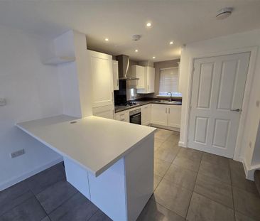 2 bedroom end of terrace house to rent - Photo 5