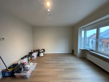 ZOTTEGEM - Gerenoveerd appartement vlakbij het station. - Foto 4