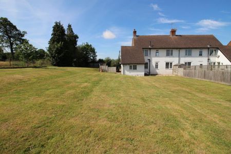 4 Spybush Cottages, Brown Candover - Photo 2