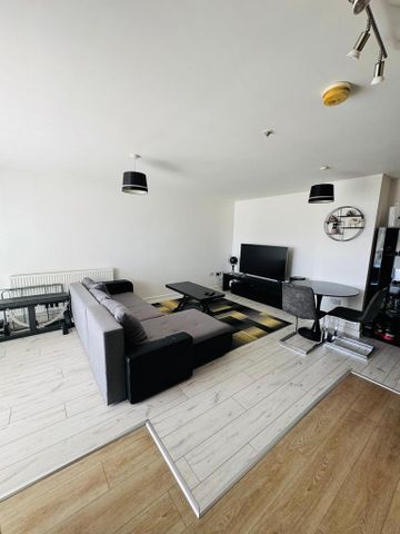 2 bedroom apartment to rent - Photo 2