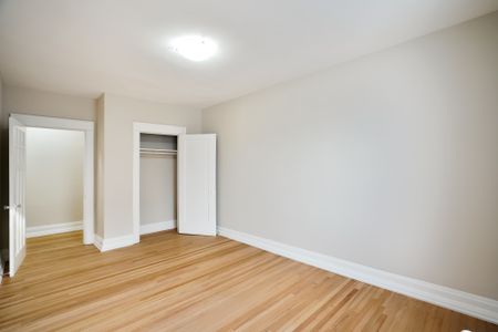 Elgin Apartments - Photo 3