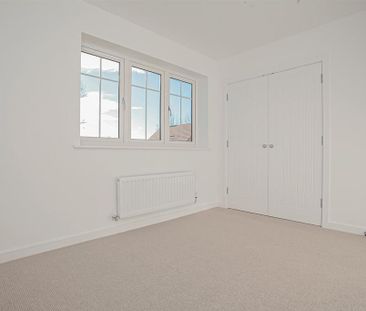 2 bedroom semi-detached house to rent - Photo 3