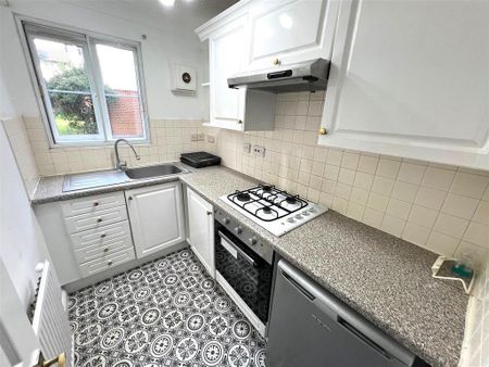 Studio to rent - Photo 3