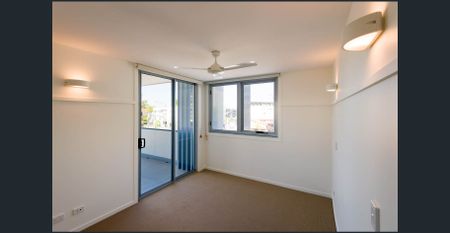 Stylish Inner-City Living in the Heart of Lutwyche - Photo 2