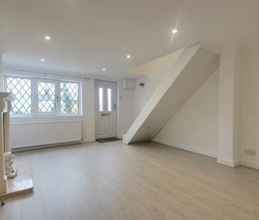 2 bedroom cottage to rent - Photo 2