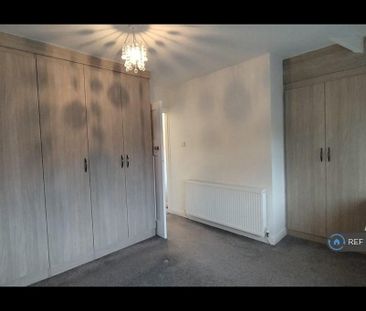 2 bedroom semi-detached house to rent - Photo 3