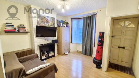 2 bedroom terraced house to rent - Photo 2