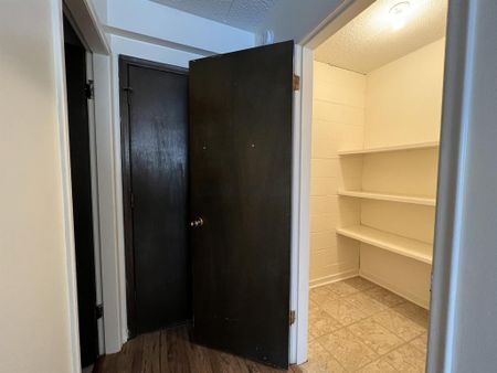 2277 Cornwall St., Regina, Saskatchewan, S4P 2L1 - Photo 3