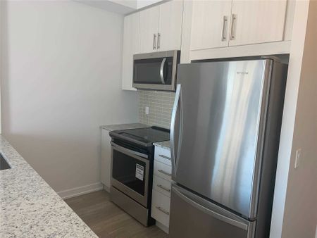 For Lease - 4085 Parkside Village Drive Unit# 1704, Mississauga, Ontario - Photo 5