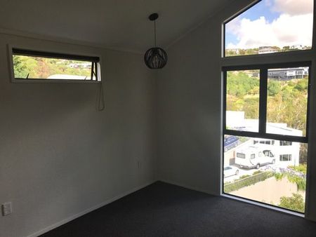 Refurbished Family Home with Panoramic Views - Photo 5