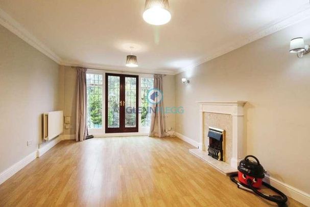 Tudor Court, Maidenhead, SL6 - Photo 1