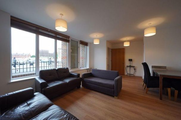 3 bedroom apartment to rent - Photo 1