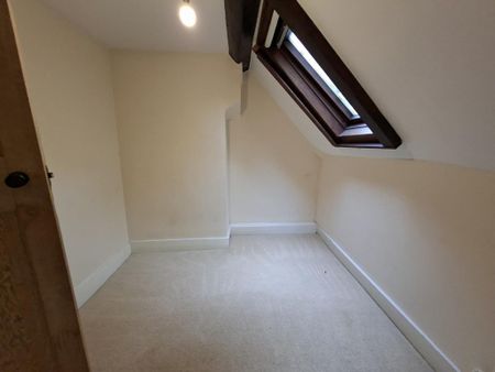 3 bedroom semi-detached house to rent - Photo 3