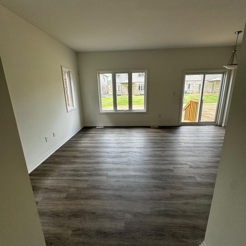 For Lease - 44 Samuel Avenue, Pelham, Ontario - Photo 1