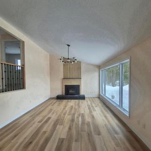 Magnifique maison entièrement rénovée à Sainte‑Adèle à louer - Photo 2
