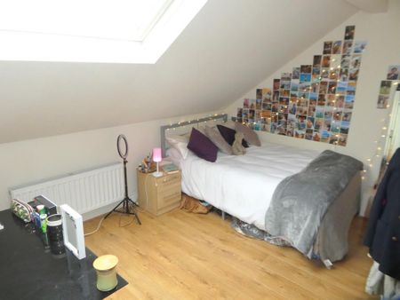 6 bedroom terraced house to rent - Photo 4