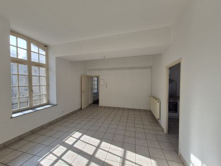 Location Appartement 4 pièces 94m² ST OMER 62500 - Photo 3