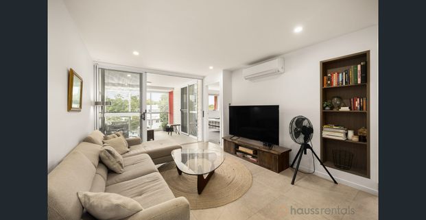 Modern & Spacious 2-Bedroom Unit in the Heart of Oxley - Photo 1