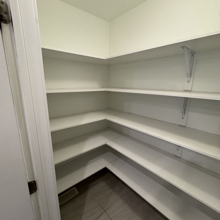 For Lease - 914 Alvarez Lane, Leitrim, Ontario - Photo 1