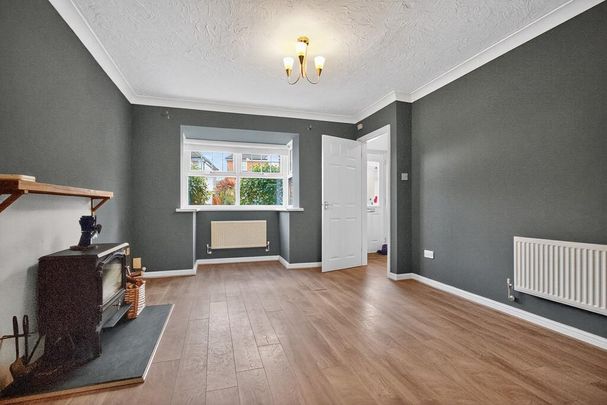 4 bedroom detached house to rent - Photo 1