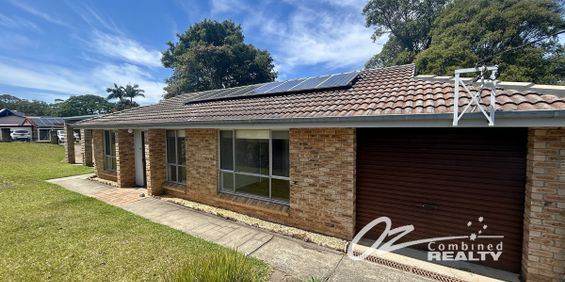 Lovely home in quiet sought after area - Photo 3