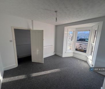 2 bedroom semi-detached house to rent - Photo 2