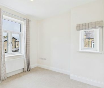 End of terrace house to rent on - Photo 1