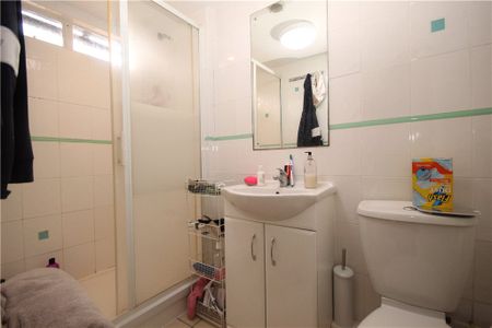 Lime Grove, Guildford, Surrey, GU1 1PQ - Photo 5