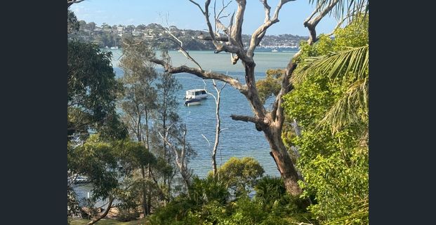 Waterfront reserve apartment TO APPLY ONLINE FOR A RENTAL FOLLOW THIS LINK t-app.com.au/rwb - Photo 1