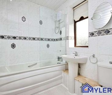 Brandon, Widnes, WA8 - Photo 3