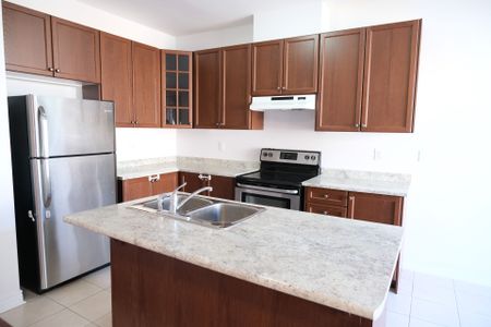 For Lease - 8 James Glover Drive, Markham, Ontario - Photo 5