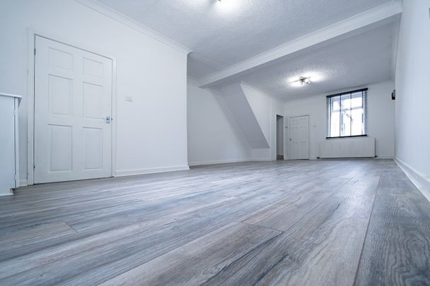 Room in a Shared House, Bideford Road, BR1 - Photo 1