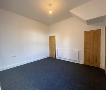 3 bedroom semi-detached house to rent - Photo 6