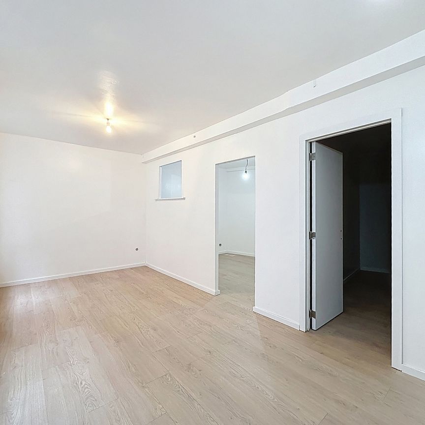 Appartement te huur - Photo 1
