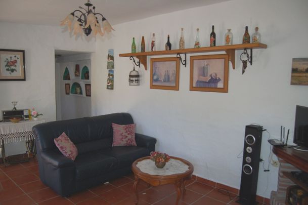 A One Bedroom Cortijo For Rent Situated In The Frigiliana Countryside - Photo 1
