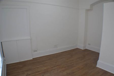 Flat 1 96 Fitzroy Avenue, Queens Quarter, Belfast, BT7 1HX - Photo 3