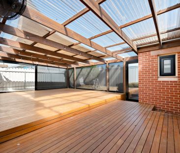 Timeless Tudor Elegance with Modern Luxury - Photo 1