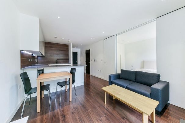 Studio to rent - Photo 1